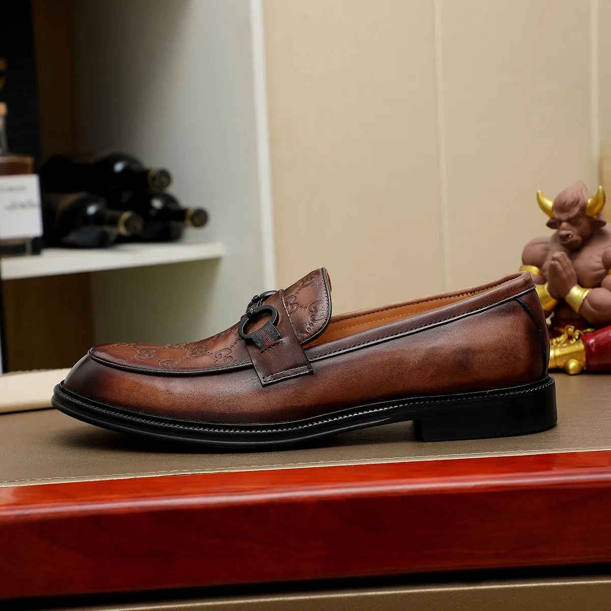 Men's shoes 💰460 💰💰Gucci official website men's business formal leather shoes update💥Hong Kong counters synchronize new styles💥completely one to one replica shipment👍zero difference in counter quality 0⃣️all made of imported first-layer cowhide on the outside with original hardware buckles➕water-dyed🐂leather lining production, color, code matching 39-44 (customized at 38.45.46)……